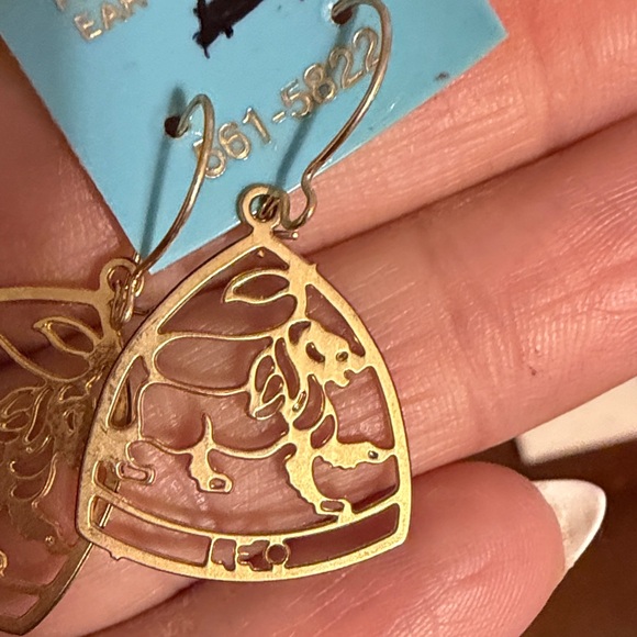 Vintage 1979's Gold Leo Lion Earrings - Picture 4 of 4